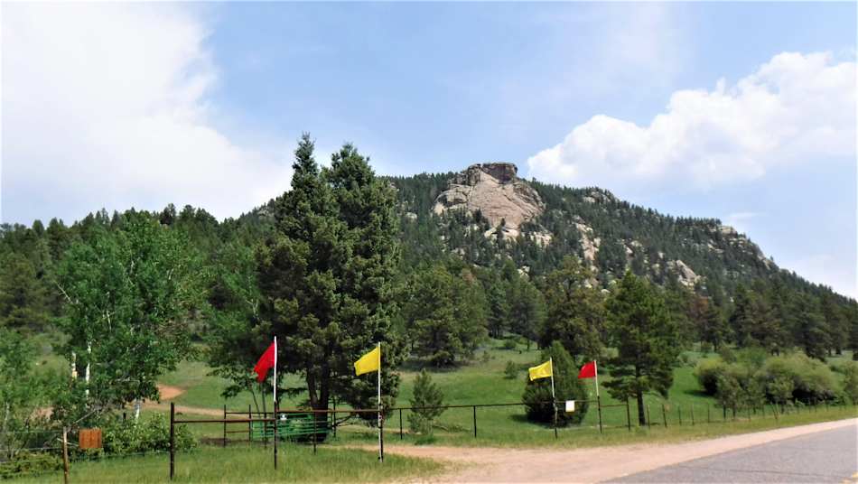 Little Scraggy Camp entrance.