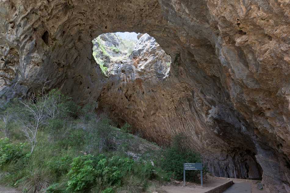 Yarrangobilly Caves