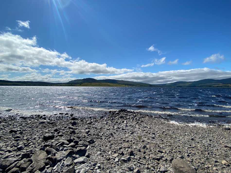 Clatteringshaws Loch