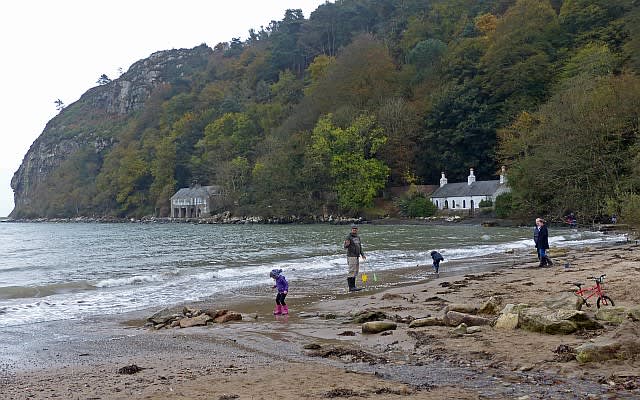 Llanbedrog Beach