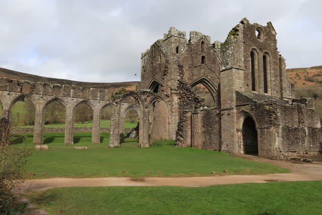 Llanthony Priory