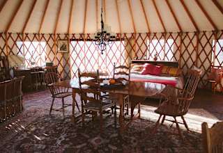 Riverwalk Yurt, luxury on river