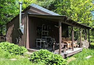 Rustic Reins-Off Grid Cabin