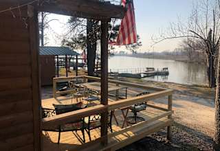 B&R Lakeside Cabins & RVs