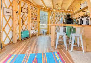 Magical Riverside Yurt w/hot tub