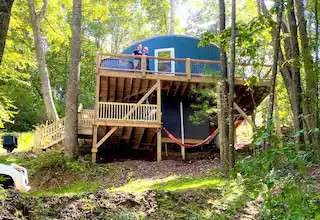 WindSong in the treetops/hot tub,