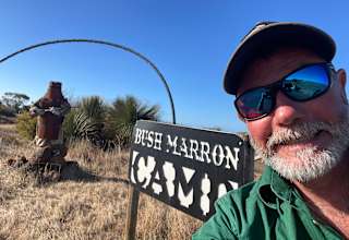 Marron Bush Escape