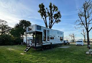 Falling Rock RV & Lodging