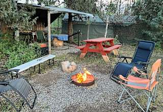 Arcadia Hangout: Cabin by Reservoir