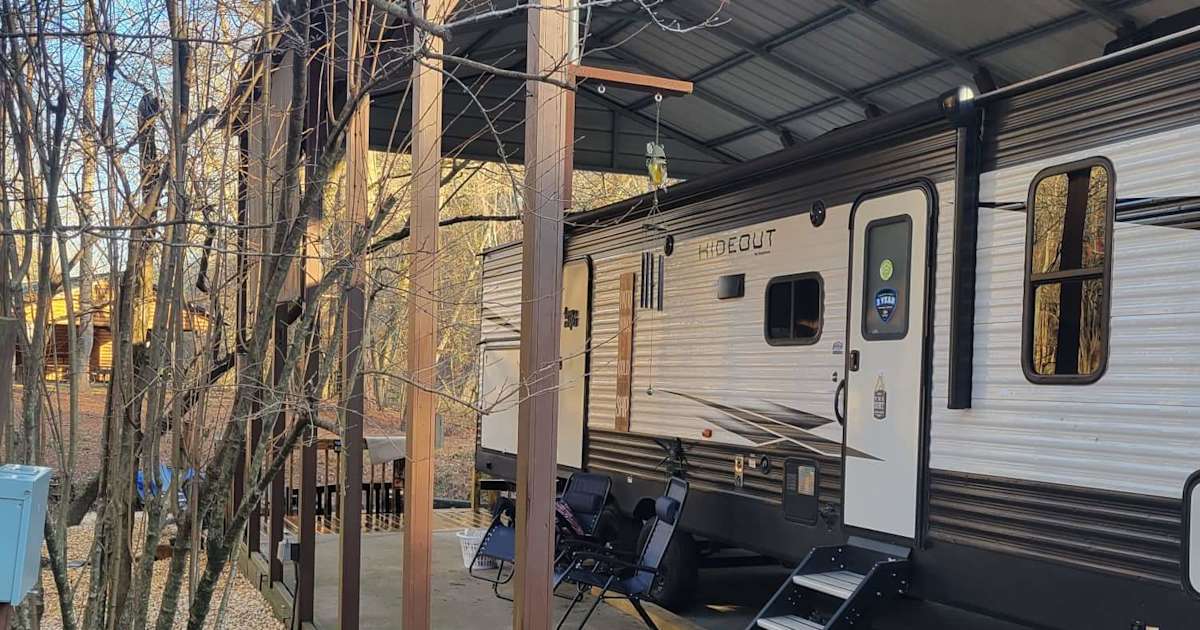 Riverside Hideout Camping