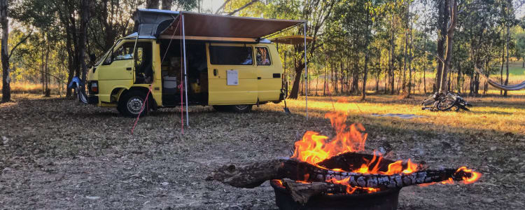 18++ Camping Qld Fire