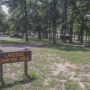 lake side camping is close to the lake but not very private