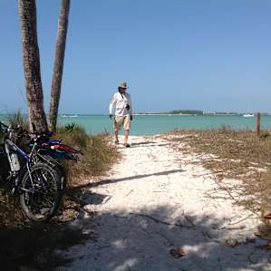 The secluded beaches on the north side of the island can be reached by bike.