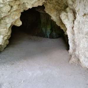 Plenty of caves along family friendly hikes