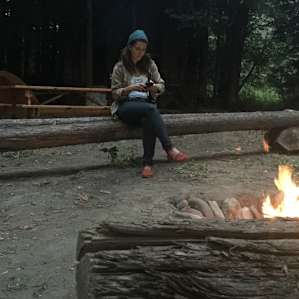 Mackenzie O being a hipcamper.