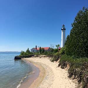 Hiking to the light house!