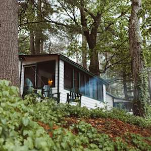 Cozy weekender amongst the trees