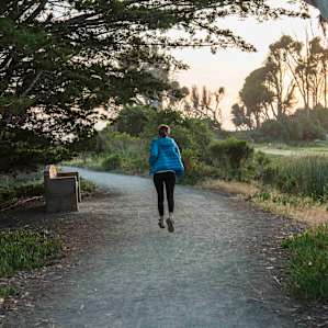 You would be running too if you knew what the view was like around the corner!!