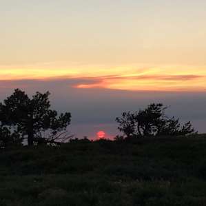 hike up to the summit at sunset (40 min tops)