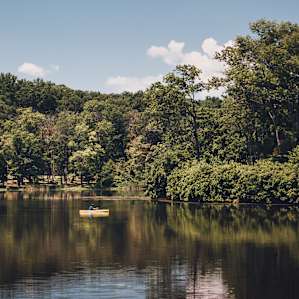 Green Lake Reservoir is only 15 minutes away and has hiking, biking, boating, and fishing opportunities. Boat rentals available on-site.