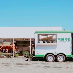 The Minto Island Growers own on-site food truck made such good food! We had a blueberry milkshake, Fresh Veggie pizza, and omelet and bacon ciabatta sandwich!