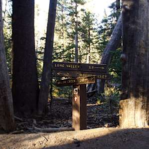 Trail sign approaching Round Valley Campground