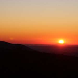You can watch the sunrise from beautiful overlooks close to Mathews Arm Campgrounds.
