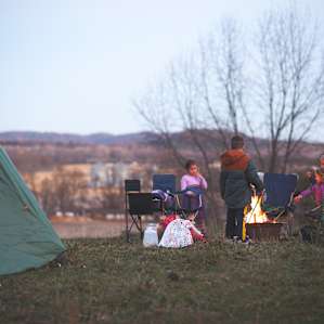 tent people fire