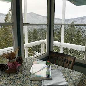 Perfect nook for reading, writing, snacking and sitting still! So peaceful.