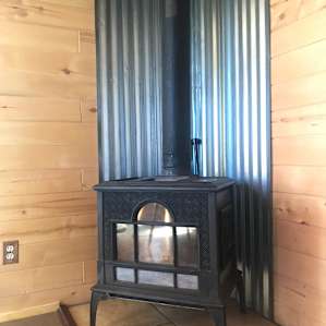 Gorgeous fireplace (did not use during our visit)