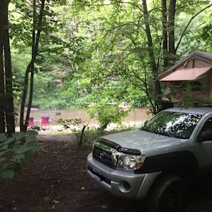 Bluff Hollow