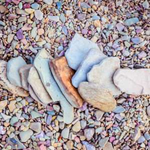 The colorful rocks of Two Medicine Lake