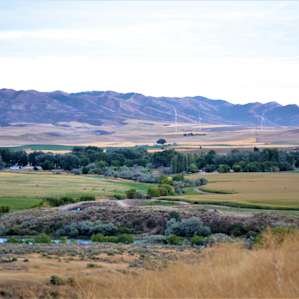The view at the top before your entry into the Snake River Vista site. Two bar signal on Wifi with Verizon