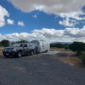 RV Parking 10 Minutes From Santa Fe