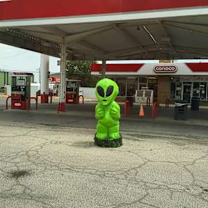 Roswell = alien kitsch. So weird.
