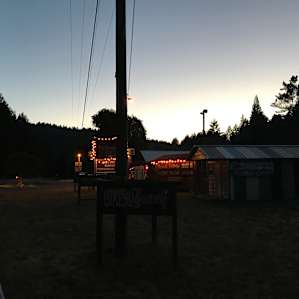 Accross the street from the campground you can get food and watch live music.