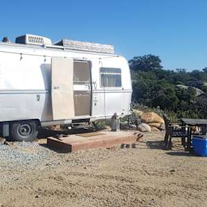 Sunset Hideaway 1974 offgrid Avion