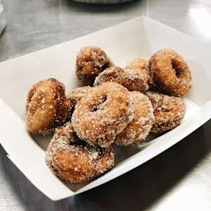 Apple cider donuts