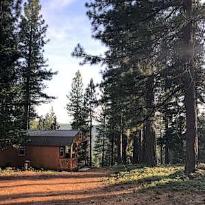 Cozy FURNISHED Cabin on Eagle Hill