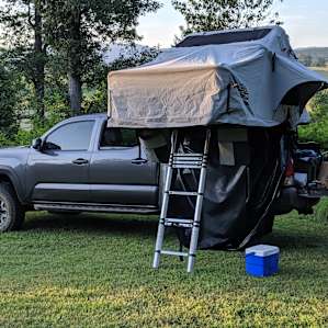 River & Mountain Tent & RV Camp