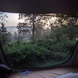 River & Mountain Tent & RV Camp
