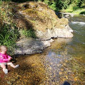 Several shallow gravel spots for littles