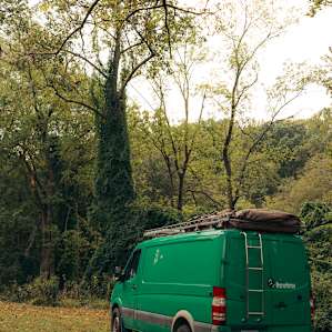 We decided to van camp right near what Daniel calls "the cathedral", an Ivy covered pathway.