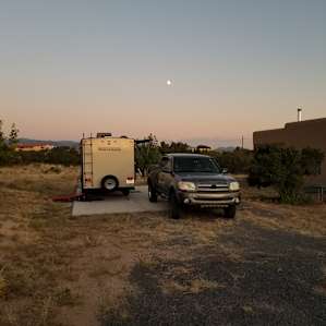 RV Parking 10 Minutes From Santa Fe