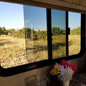 RV Parking 10 Minutes From Santa Fe