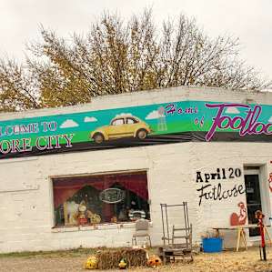 The town Elmore is where The movie footloose is based.