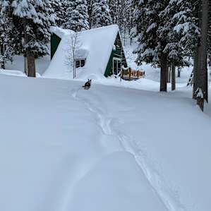 Adorable off grid A-Frame cabin