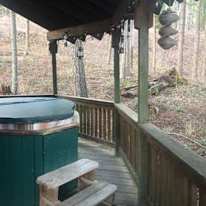 Romantic Wilderness Tree House!!
