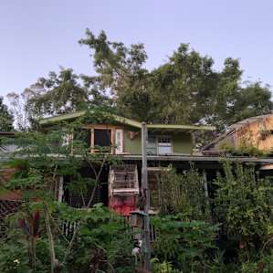 Linda’s incredible house in the jungle