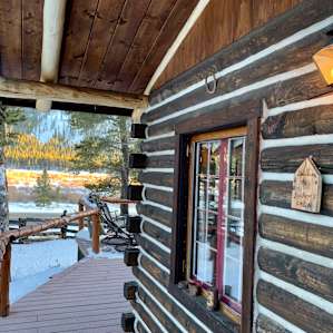 Buckeye's Cozy, Romantic Cabin
